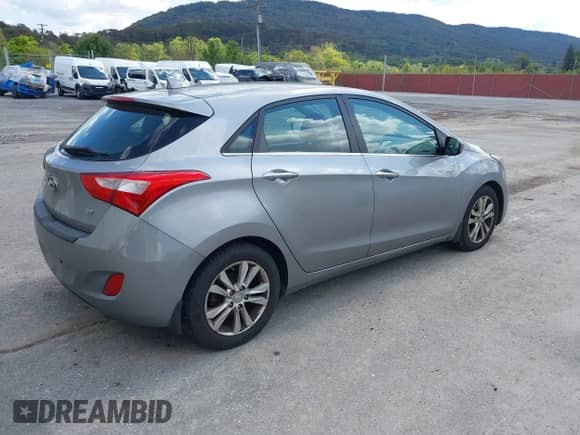 2013 Hyundai Elantra z VIN KMHD35LE2DU119644, wystawiony jako IAAI lot #43297998 z przebiegiem 184 464 mil mil oraz . Historia ofert i sprzedaży dostępna na DreamBid. Obrazek 4.