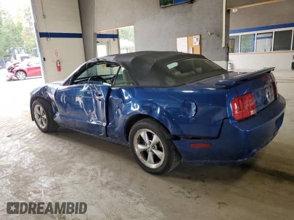 2009 Ford Mustang GT z VIN 1ZVHT85H395117933, wystawiony jako Copart lot #72219884 z przebiegiem 94 052 mil mil oraz Szkoda całkowita • Salvage title. Historia ofert i sprzedaży dostępna na DreamBid. Obrazek 2.