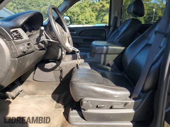 2011 Chevrolet Avalanche LT z VIN 3GNMCFE06BG168235, wystawiony jako Copart lot #77015904 z przebiegiem 203 285 mil mil oraz Szkoda całkowita • Salvage title. Historia ofert i sprzedaży dostępna na DreamBid. Obrazek 7.