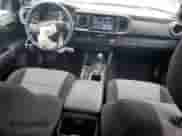 2021 Toyota Tacoma SR z VIN 3TYCZ5AN0MT019519, wystawiony jako Copart lot #83790125 z przebiegiem 50 126 mil mil oraz Szkoda całkowita • Salvage title. Historia ofert i sprzedaży dostępna na DreamBid. Obrazek 8.