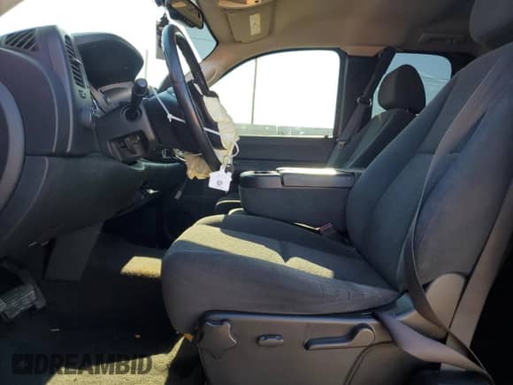 2007 GMC Sierra 1500 SLE1 with VIN 2GTEC19C671620771, listed as a Copart auction lot 87043634 with 301,038 mi miles and Salvage title. Bid and sale history available at DreamBid. Image 7.