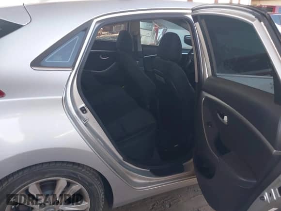 2013 Hyundai Elantra с VIN KMHD35LE6DU091847, выставлен на аукционе IAAI как лот 43315817 с пробегом 136 806 миль миль и . История ставок и продаж доступна на DreamBid. Изображение 8.