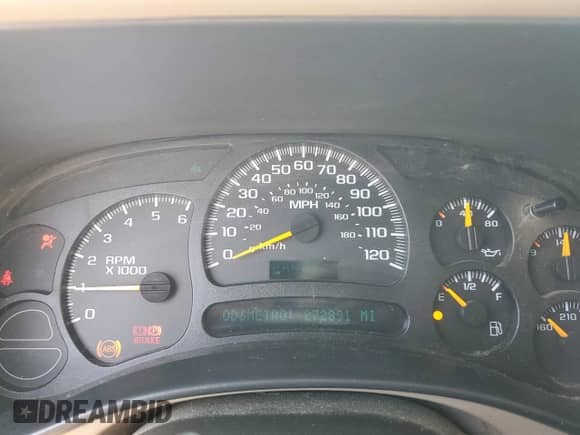 2005 GMC Sierra 1500 SLE z VIN 2GTEK13T751200347, wystawiony jako Copart lot #60863495 z przebiegiem 272 891 mil mil oraz Czysty tytuł • Clean title. Historia ofert i sprzedaży dostępna na DreamBid. Obrazek 9.