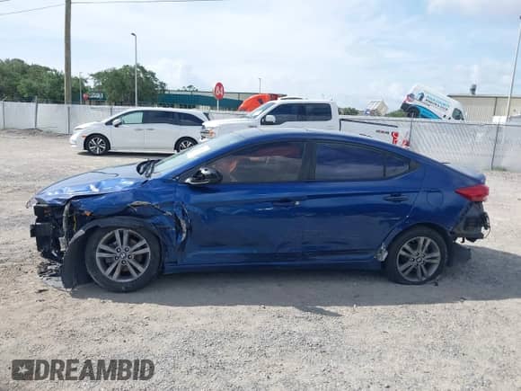 2017 Hyundai Elantra SE z VIN 5NPD84LF2HH142463, wystawiony jako IAAI lot #42647030 z przebiegiem 113 131 mil mil oraz . Historia ofert i sprzedaży dostępna na DreamBid. Obrazek 14.