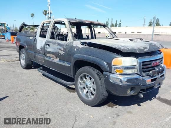 2004 GMC Sierra 1500 SLE with VIN 2GTEK19T341271115, listed as a IAAI auction lot 41845293 with Not provided miles and . Bid and sale history available at DreamBid. Image 1.