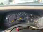 2001 Chevrolet Suburban LS z VIN 3GNEC16TX1G192908, wystawiony jako Copart lot #75622674 z przebiegiem Nie podano mil oraz Szkoda całkowita • Salvage title. Historia ofert i sprzedaży dostępna na DreamBid. Obrazek 9.