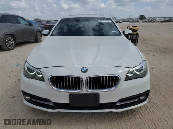 2015 BMW 5 Series 528i z VIN WBA5A5C5XFD512533, wystawiony jako Copart lot #90043495 z przebiegiem 103 738 mil mil oraz Czysty tytuł • Clean title. Historia ofert i sprzedaży dostępna na DreamBid. Obrazek 5.