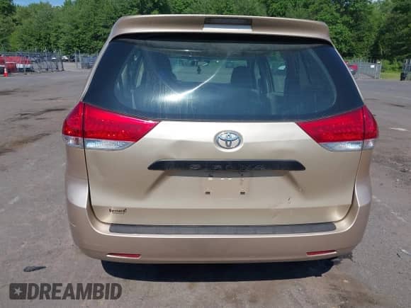 2014 Toyota Sienna L with VIN 5TDZK3DC6ES497292, listed as a IAAI auction lot 42634167 with 211,769 mi miles and . Bid and sale history available at DreamBid. Image 19.
