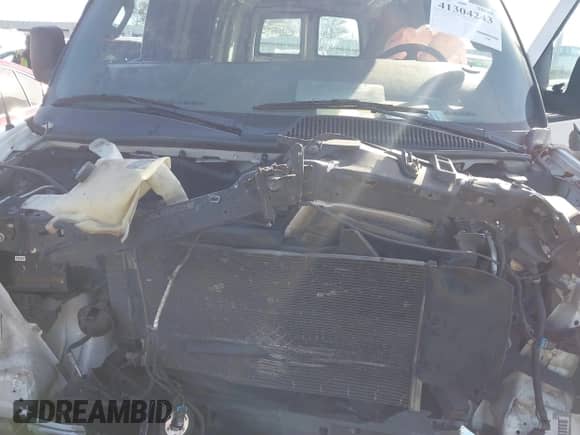 2018 Chevrolet Express Cargo z VIN 1GCWGBFPXJ1262089, wystawiony jako IAAI lot #41304243 z przebiegiem Nie podano mil oraz . Historia ofert i sprzedaży dostępna na DreamBid. Obrazek 10.