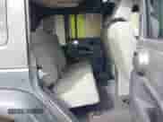 2007 Jeep Wrangler Unlimited Sahara z VIN 1J4GA59107L120503, wystawiony jako IAAI lot #42019384 z przebiegiem 230 965 mil mil oraz . Historia ofert i sprzedaży dostępna na DreamBid. Obrazek 8.