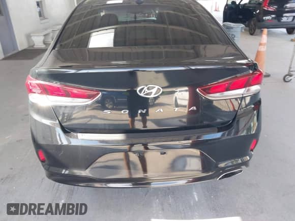 2018 Hyundai Sonata Limited with VIN 5NPE34AF8JH613172, listed as a IAAI auction lot 42796934 with 56,799 mi miles and . Bid and sale history available at DreamBid. Image 16.