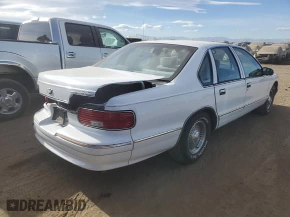 1996 Chevrolet Caprice 1SA Special Value с VIN 1G1BL52P6TR181198, выставлен на аукционе Copart как лот 84412484 с пробегом 110 690 миль миль и Списание • Salvage title. История ставок и продаж доступна на DreamBid. Изображение 3.