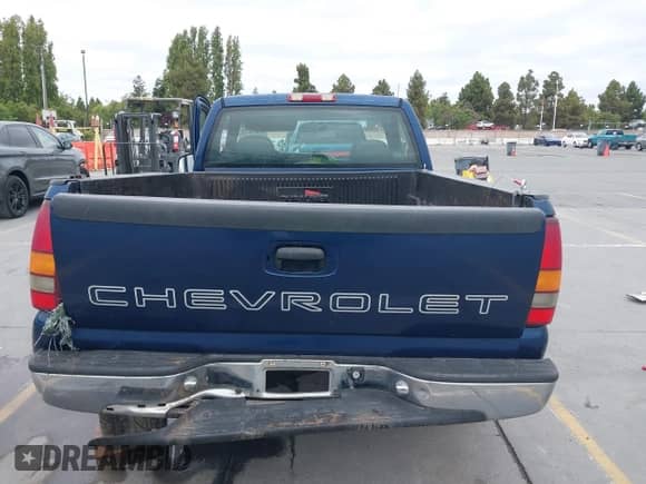 2000 Chevrolet Silverado 1500 LS with VIN 1GCEC14W3YZ104233, listed as a IAAI auction lot 42824914 with Not provided miles and . Bid and sale history available at DreamBid. Image 17.