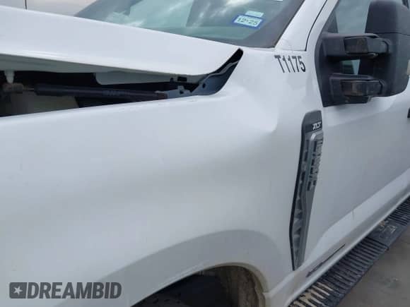 2024 Ford F-250 XL with VIN 1FT7W2BT5REC68882, listed as a IAAI auction lot 42462526 with 59,686 mi miles and . Bid and sale history available at DreamBid. Image 21.