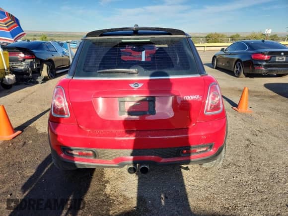 2012 MINI Hardtop S with VIN WMWSV3C56CTY25916, listed as a Copart auction lot 80962285 with 118,668 mi miles and Salvage title. Bid and sale history available at DreamBid. Image 6.