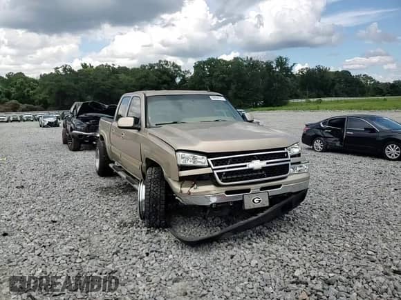 2007 Chevrolet Silverado 1500 LS with VIN 2GCEC13V071126271, listed as a Copart auction lot 68864375 with 155,833 mi miles and Salvage title. Bid and sale history available at DreamBid. Image 13.
