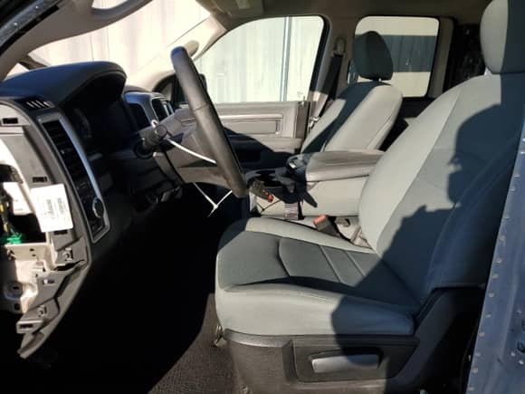 2017 Ram 1500 Big Horn с VIN 1C6RR6GT0HS549981, выставлен на аукционе Copart как лот 44368975 с пробегом 40 865 миль миль и Списание • Salvage title. История ставок и продаж доступна на DreamBid. Изображение 7.