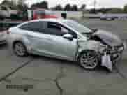 2017 Chevrolet Cruze LS z VIN 1G1BC5SM8H7124364, wystawiony jako Copart lot #81910565 z przebiegiem 75 631 mil mil oraz Szkoda całkowita • Salvage title. Historia ofert i sprzedaży dostępna na DreamBid. Obrazek 4.