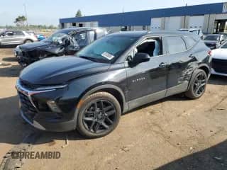 2024 Chevrolet Blazer LT z VIN 3GNKBCR48RS190394, wystawiony jako Copart lot #69108065 z przebiegiem 13 389 mil mil oraz Czysty tytuł • Clean title. Historia ofert i sprzedaży dostępna na DreamBid. Obrazek 1.