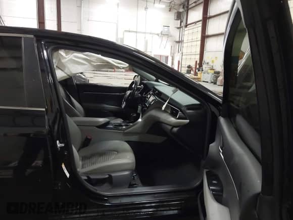 2019 Toyota Camry LE с VIN JTNB11HK0K3080138, выставлен на аукционе IAAI как лот 43236866 с пробегом 98 032 миль миль и . История ставок и продаж доступна на DreamBid. Изображение 5.