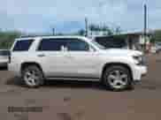 2015 Chevrolet Tahoe LT с VIN 1GNSKBKC0FR222300, выставлен на аукционе IAAI как лот 42782034 с пробегом 50 009 миль миль и . История ставок и продаж доступна на DreamBid. Изображение 13.
