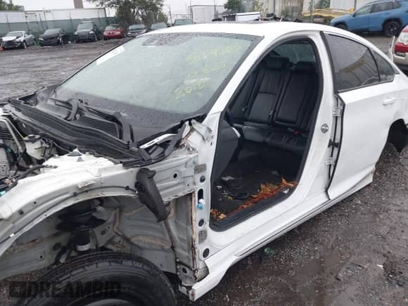 2018 Honda Accord EX-L z VIN 1HGCV1F56JA002517, wystawiony jako IAAI lot #43427065 z przebiegiem Nie podano mil oraz . Historia ofert i sprzedaży dostępna na DreamBid. Obrazek 16.