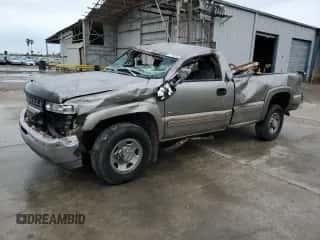 2000 Chevrolet Silverado 2500 с VIN 1GCGK24U4YE173455, выставлен на аукционе Copart как лот 79825213 с пробегом 140 404 миль миль и Списание • Salvage title. История ставок и продаж доступна на DreamBid. Изображение 1.