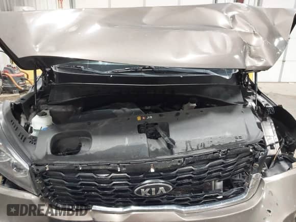 2019 Kia Sorento LX с VIN 5XYPG4A58KG598198, выставлен на аукционе IAAI как лот 43095870 с пробегом 182 169 миль миль и . История ставок и продаж доступна на DreamBid. Изображение 10.