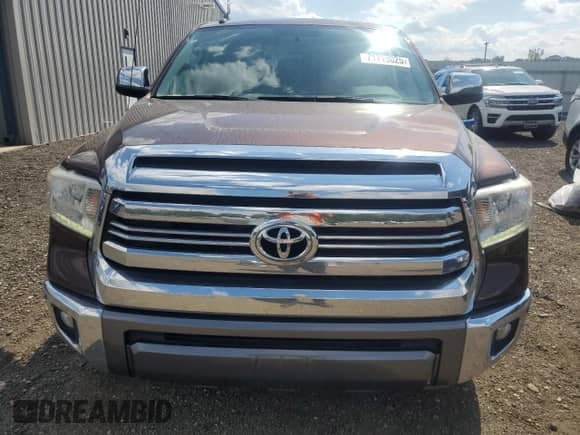 2017 Toyota Tundra Platinum с VIN 5TFAY5F15HX631839, выставлен на аукционе Copart как лот 71710825 с пробегом 106 185 миль миль и Списание • Salvage title. История ставок и продаж доступна на DreamBid. Изображение 5.