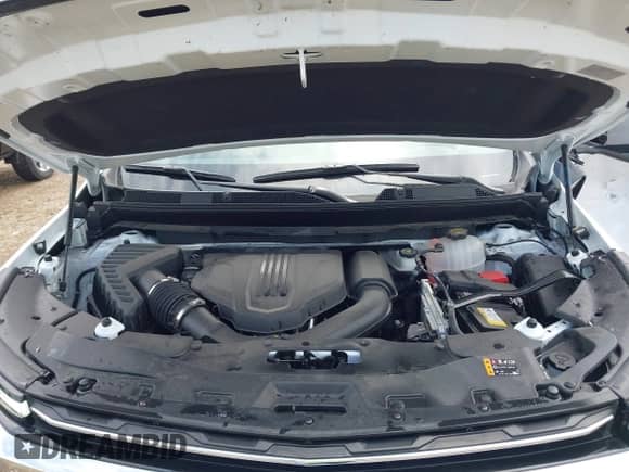 2024 Chevrolet Traverse FWD LT with VIN 1GNERGKS7RJ215585, listed as a IAAI auction lot 42187339 with 8,494 mi miles and . Bid and sale history available at DreamBid. Image 10.