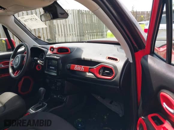 2018 Jeep Renegade Latitude with VIN ZACCJBBB3JPH88983, listed as a IAAI auction lot 42787716 with 126,451 mi miles and . Bid and sale history available at DreamBid. Image 5.