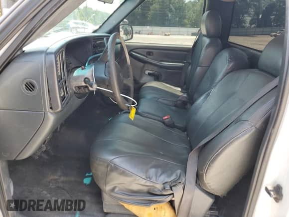 2002 Chevrolet Silverado 1500 z VIN 1GCEC14W62Z117467, wystawiony jako Copart lot #61867005 z przebiegiem 346 188 mil mil oraz Szkoda całkowita • Salvage title. Historia ofert i sprzedaży dostępna na DreamBid. Obrazek 7.