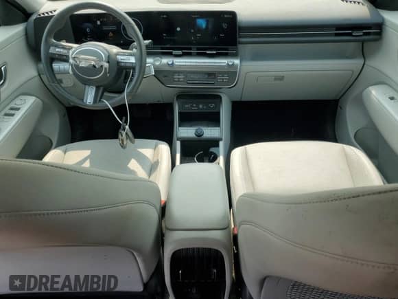 2025 Hyundai Kona Limited с VIN KM8HECA31SU193572, выставлен на аукционе Copart как лот 59433155 с пробегом 20 360 миль миль и Списание • Salvage title. История ставок и продаж доступна на DreamBid. Изображение 8.