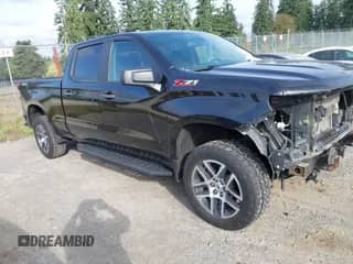 2020 Chevrolet Silverado 1500 Custom Trail Boss z VIN 1GCPYCEF5LZ368941, wystawiony jako IAAI lot #43214611 z przebiegiem 73 653 mil mil oraz . Historia ofert i sprzedaży dostępna na DreamBid. Obrazek 1.