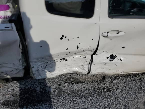 2021 Toyota Tacoma SR с VIN 3TYRX5GN3MT005928, выставлен на аукционе Copart как лот 55757665 с пробегом 139 272 миль миль и Списание • Salvage title. История ставок и продаж доступна на DreamBid. Изображение 10.
