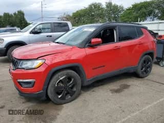 2019 Jeep Compass Altitude z VIN 3C4NJCBB0KT618671, wystawiony jako Copart lot #71027715 z przebiegiem 60 008 mil mil oraz Szkoda całkowita • Salvage title. Historia ofert i sprzedaży dostępna na DreamBid. Obrazek 1.