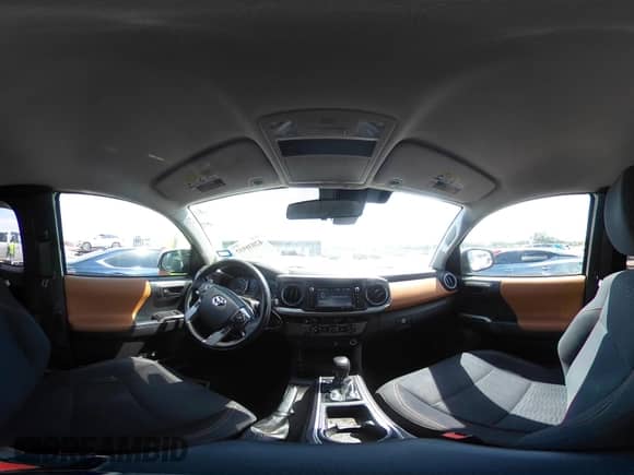 2018 Toyota Tacoma SR with VIN 5TFRX5GN8JX109283, listed as a IAAI auction lot 42038937 with 124,431 mi miles and . Bid and sale history available at DreamBid. Image 18.