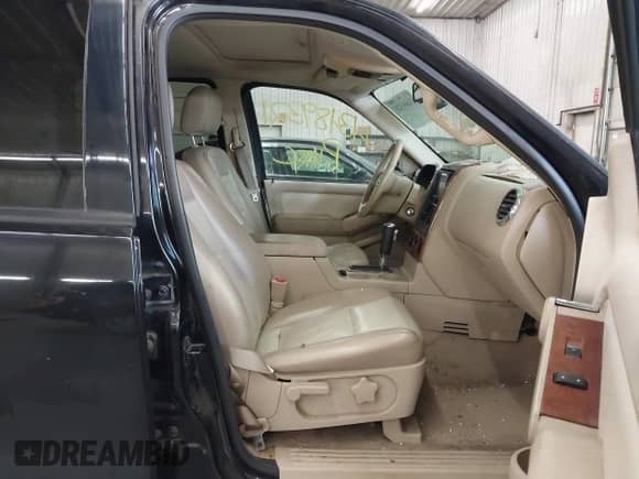 2006 Ford Explorer Eddie Bauer with VIN 1FMEU74E76UB68840, listed as a IAAI auction lot 43489321 with 233,503 mi miles and . Bid and sale history available at DreamBid. Image 5.