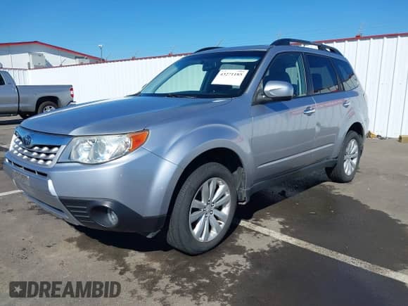 2013 Subaru Forester X Limited с VIN JF2SHAEC0DH417783, выставлен на аукционе IAAI как лот 43271185 с пробегом 106 164 миль миль и . История ставок и продаж доступна на DreamBid. Изображение 18.