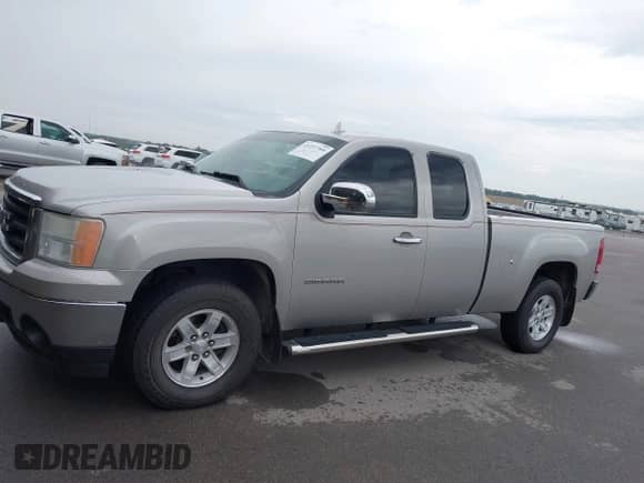 2008 GMC Sierra 1500 SLE1 with VIN 2GTEC190181336178, listed as a IAAI auction lot 43237705 with 192,571 mi miles and . Bid and sale history available at DreamBid. Image 14.