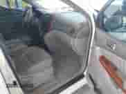 2004 Toyota Sienna XLE z VIN 5TDZA22C94S054651, wystawiony jako IAAI lot #42943588 z przebiegiem 242 458 mil mil oraz . Historia ofert i sprzedaży dostępna na DreamBid. Obrazek 5.