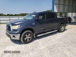 2010 Toyota Tundra с VIN 5TFDW5F13AX133938, выставлен на аукционе Copart как лот 68169455 с пробегом 190 129 миль миль и Чистый • Clean title. История ставок и продаж доступна на DreamBid. Изображение 1.