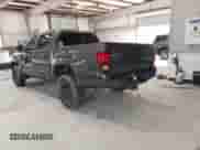 2022 Toyota Tacoma SR5 с VIN 3TMAZ5CN2NM181279, выставлен на аукционе IAAI как лот 43317687 с пробегом 129 450 миль миль и . История ставок и продаж доступна на DreamBid. Изображение 3.