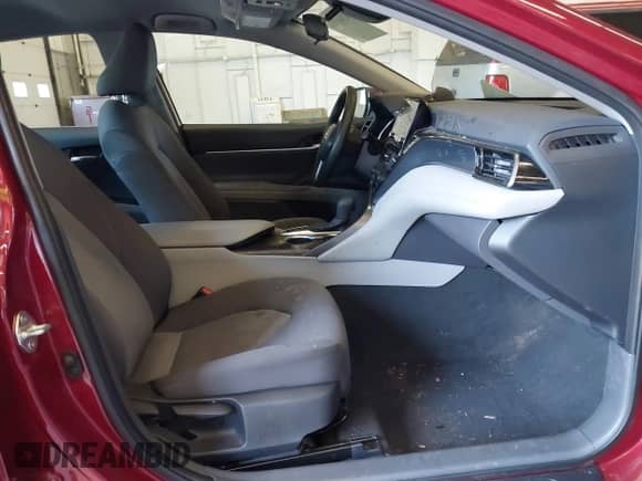 2022 Toyota Camry Hybrid LE with VIN 4T1C31AK7NU585634, listed as a IAAI auction lot 42443856 with 31,756 mi miles and . Bid and sale history available at DreamBid. Image 5.