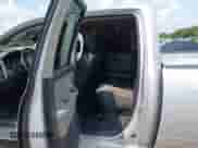 2011 Ram 1500 Big Horn z VIN 1D7RB1GT8BS697020, wystawiony jako IAAI lot #42910624 z przebiegiem 101 273 mil mil oraz . Historia ofert i sprzedaży dostępna na DreamBid. Obrazek 8.