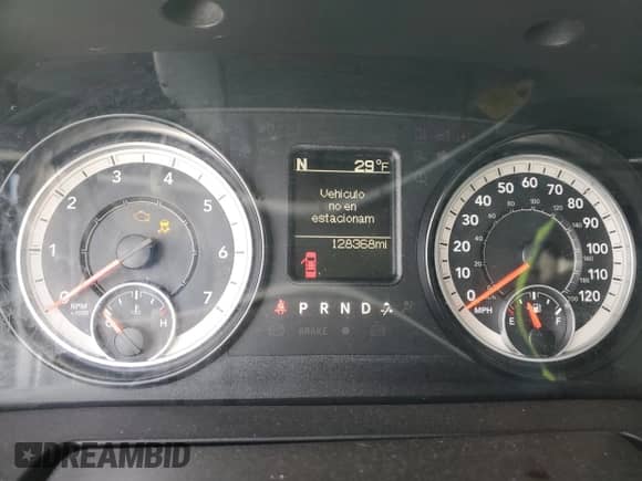 2016 Ram 1500 Tradesman z VIN 1C6RR7FG0GS304106, wystawiony jako Copart lot #44371585 z przebiegiem 128 368 mil mil oraz Szkoda całkowita • Salvage title. Historia ofert i sprzedaży dostępna na DreamBid. Obrazek 9.