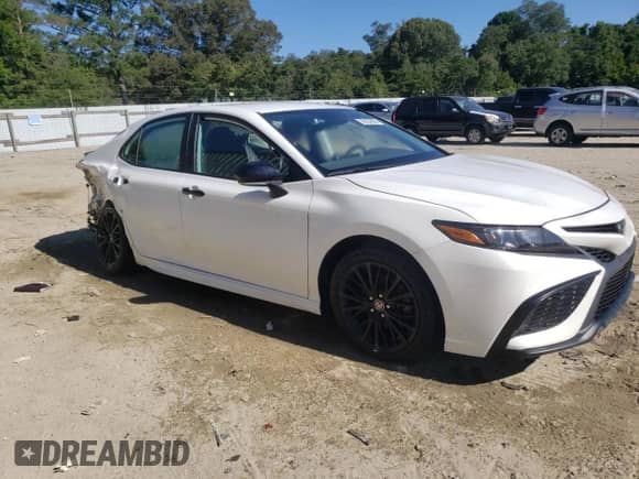 2022 Toyota Camry SE z VIN 4T1G11AK5NU030429, wystawiony jako Copart lot #70127655 z przebiegiem 50 191 mil mil oraz Szkoda całkowita • Salvage title. Historia ofert i sprzedaży dostępna na DreamBid. Obrazek 4.