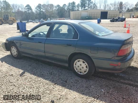 1997 Honda Accord Value с VIN 1HGCD5682VA188227, выставлен на аукционе Copart как лот 48416295 с пробегом 221 495 миль миль и Списание • Salvage title. История ставок и продаж доступна на DreamBid. Изображение 2.