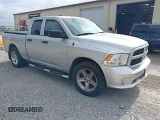 2016 Ram 1500 Express z VIN 1C6RR6FGXGS263056, wystawiony jako IAAI lot #42753529 z przebiegiem 110 793 mil mil oraz . Historia ofert i sprzedaży dostępna na DreamBid. Obrazek 1.