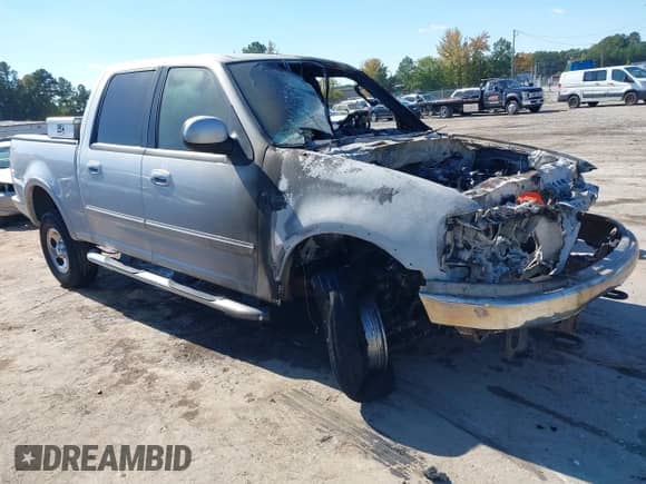 2002 Ford F-150 XLT с VIN 1FTRW08L02KC65688, выставлен на аукционе IAAI как лот 43464806 с пробегом Не указан миль и . История ставок и продаж доступна на DreamBid. Изображение 1.